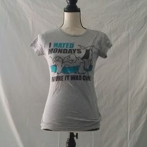 Garfield tee size small